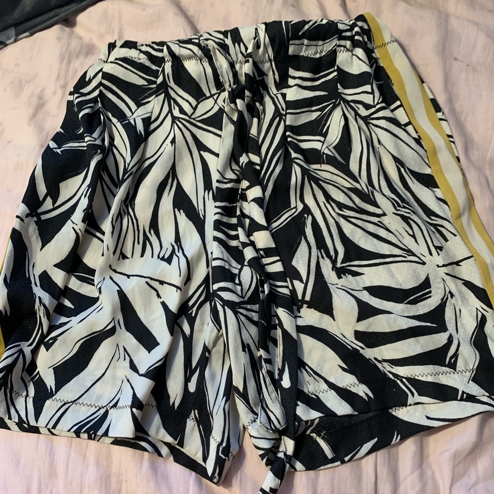 FREE PEOPLE SHORTS NWOT